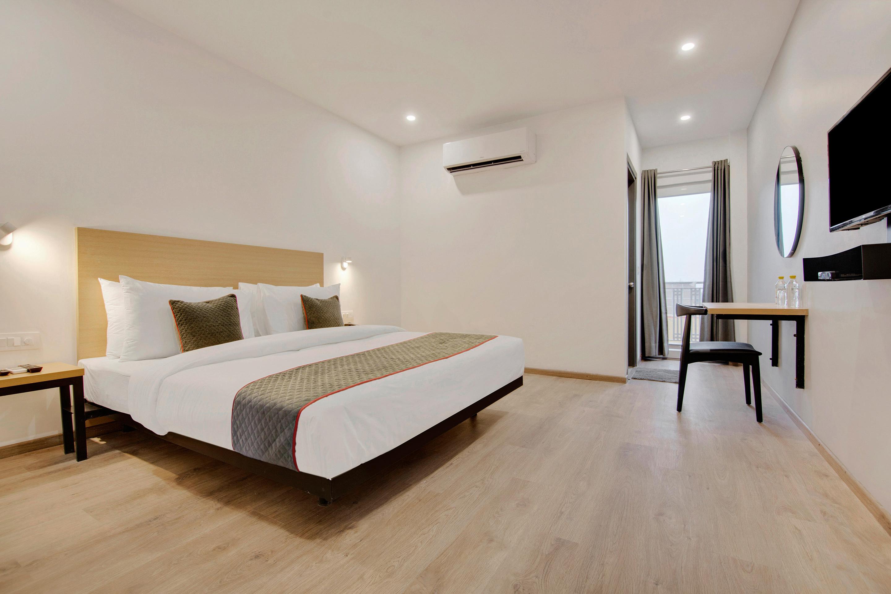 Townhouse Sector 49 Near Logix City Centre Noida Kültér fotó