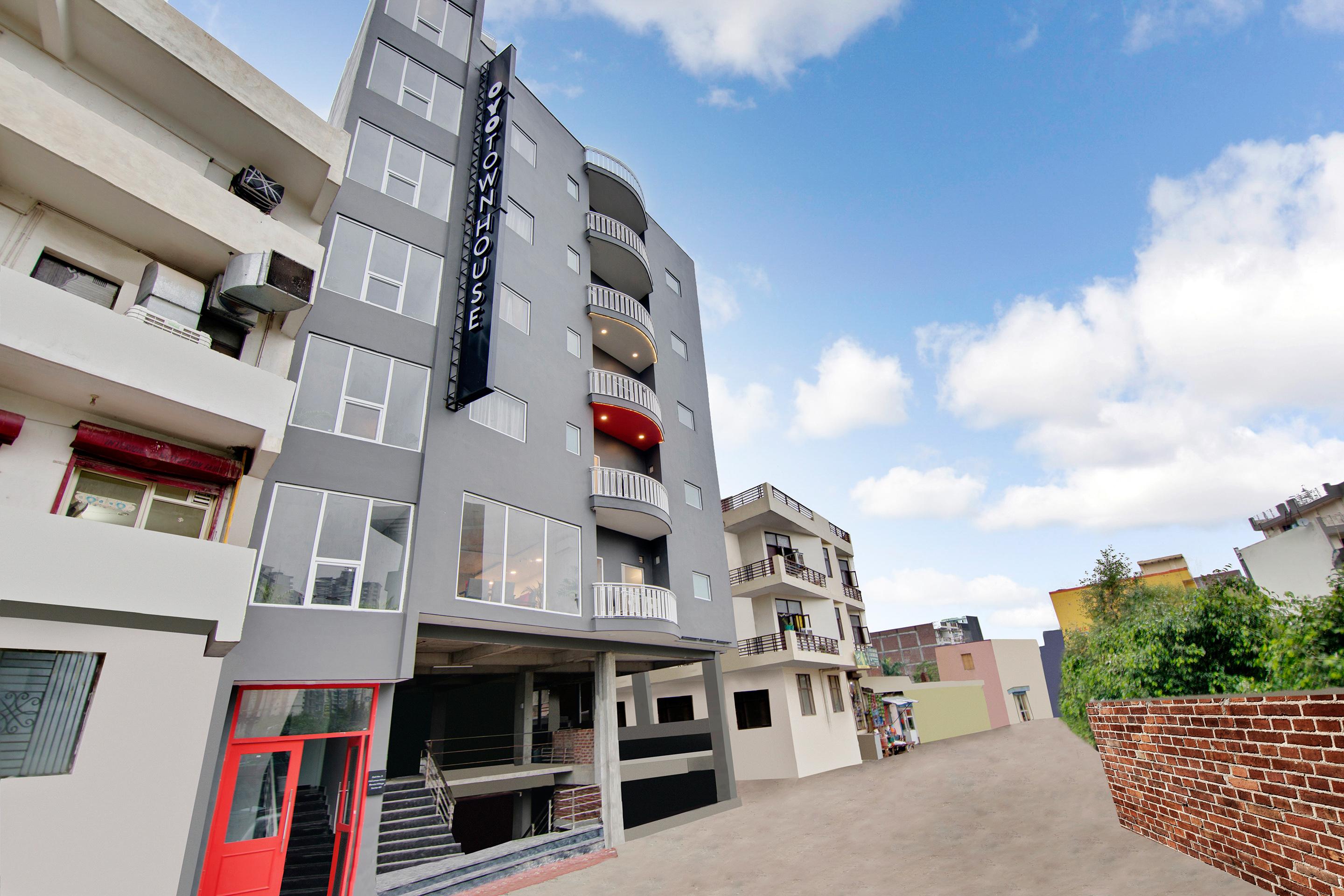 Townhouse Sector 49 Near Logix City Centre Noida Kültér fotó
