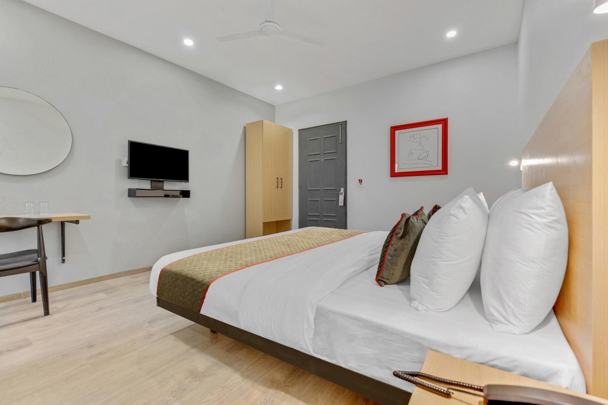 Townhouse Sector 49 Near Logix City Centre Noida Kültér fotó