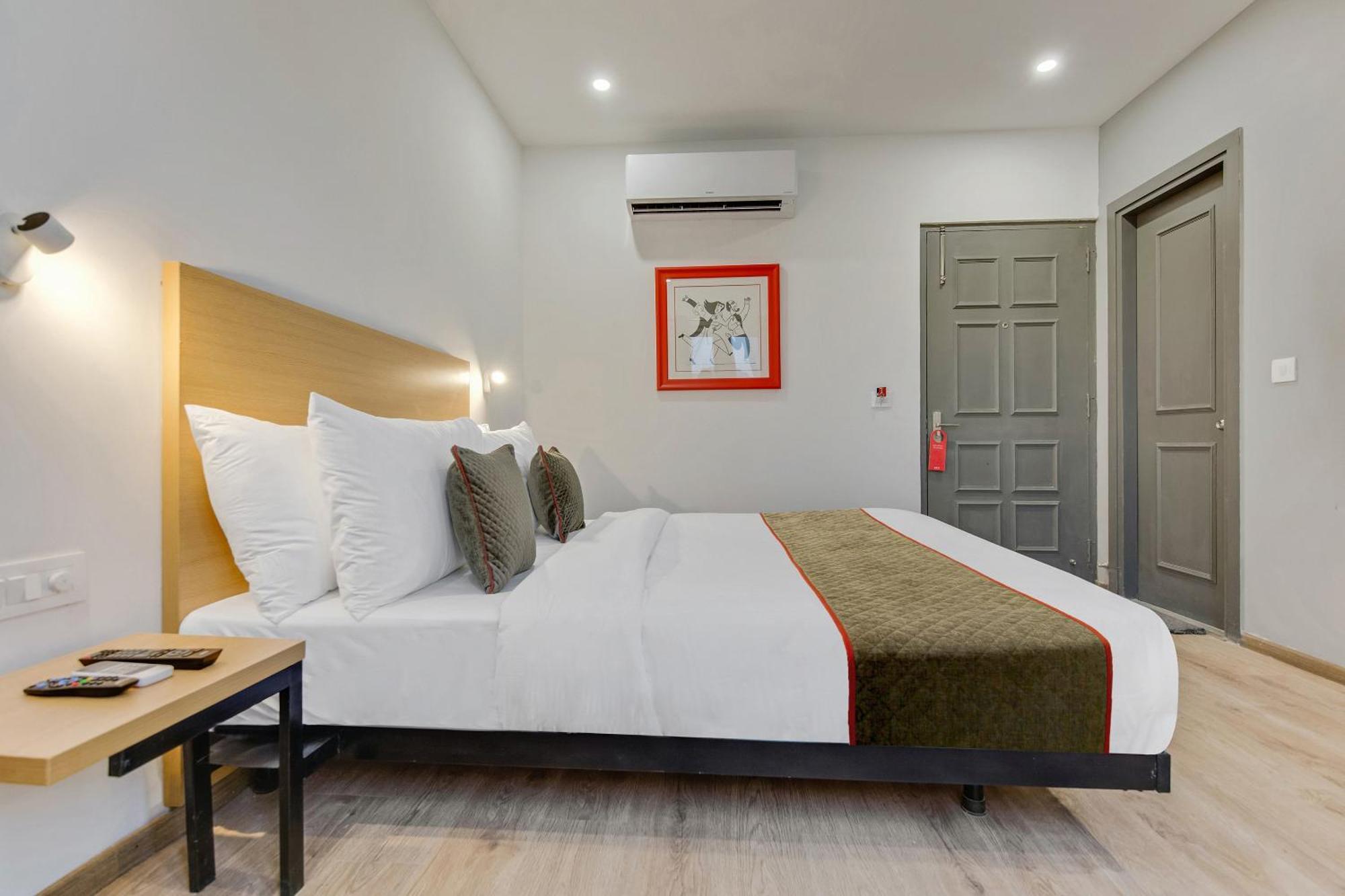 Townhouse Sector 49 Near Logix City Centre Noida Kültér fotó