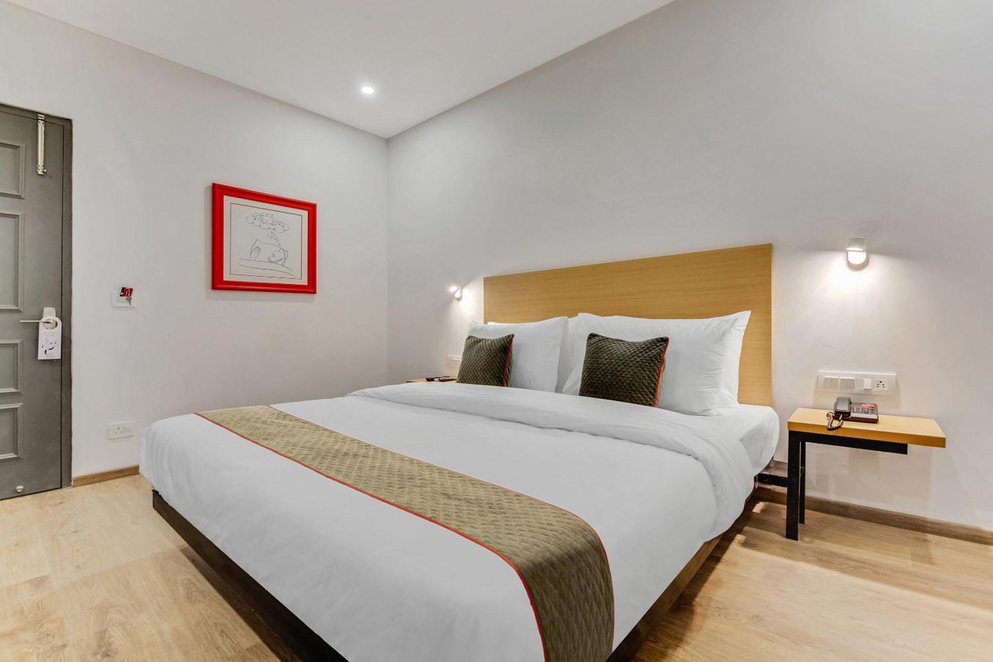 Townhouse Sector 49 Near Logix City Centre Noida Kültér fotó