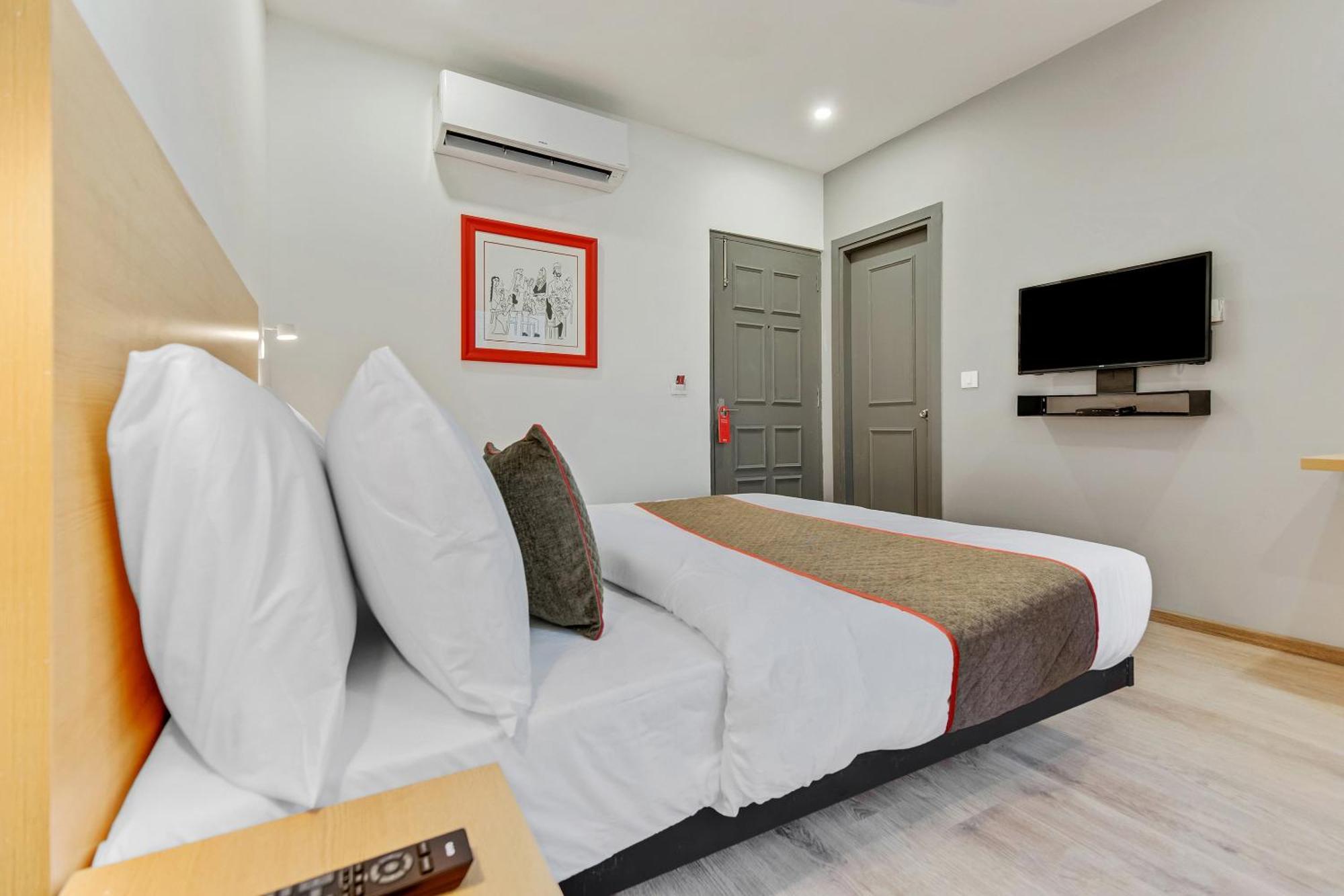 Townhouse Sector 49 Near Logix City Centre Noida Kültér fotó