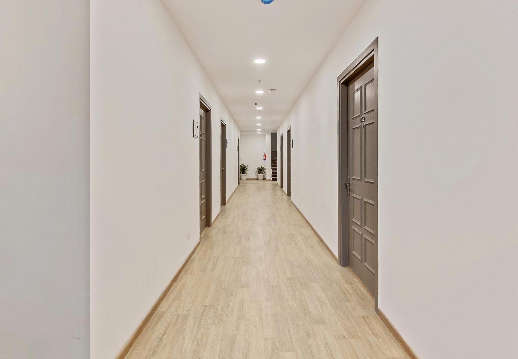 Townhouse Sector 49 Near Logix City Centre Noida Kültér fotó